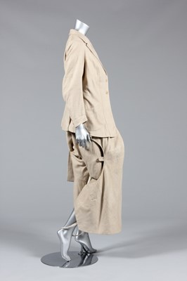 Lot 76 - A Nardi natural linen riding habit, 1931,...