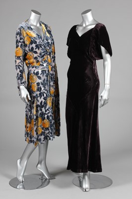 Lot 170 - A blue and yellow devore velvet cocktail dress...