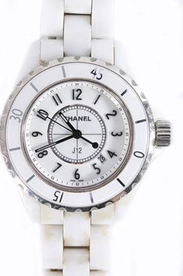Lot 21 - A Chanel J12 white ceramic watch, 2006, signed,...
