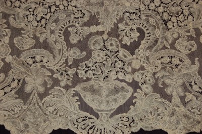 Lot 453 - Six Alb flounces, second half 18th century,...