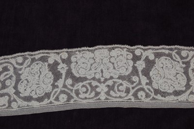 Lot 454 - Milanese bobbin tapelace flounces, comprising:...