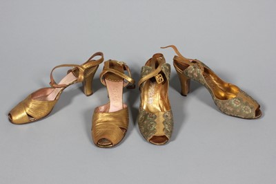 Lot 25 - Five pairs of shoes, 1930s-40s, including...