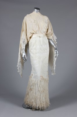 Lot 27 - A Zandra Rhodes 'Lily of the Fields' printed...