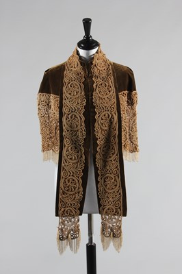 Lot 35 - A rare Emile Pingat brown velvet 'visite'...