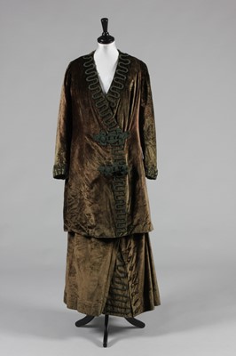 Lot 39 - A Redfern sage green velvet walking suit,...