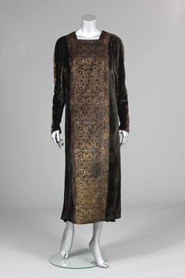 Lot 50 - A Mariano Fortuny stencilled black velvet...