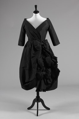 Lot 90 - A fine Christian Dior London black taffeta...