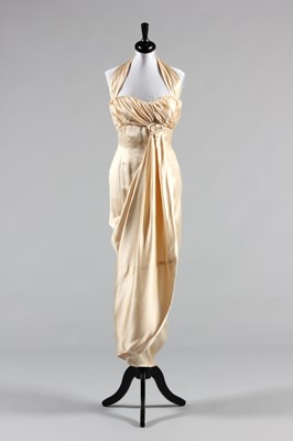 Lot 102 - A stylish Pierre Balmain oyster satin evening...