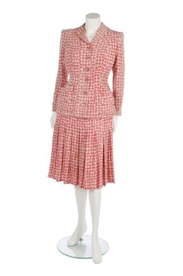 Lot 125 - An Agnès-Drecoll seashell printed crêpe suit,...