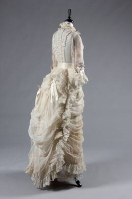 Lot 59 - A fine ivory organza and Valenciennes lace...