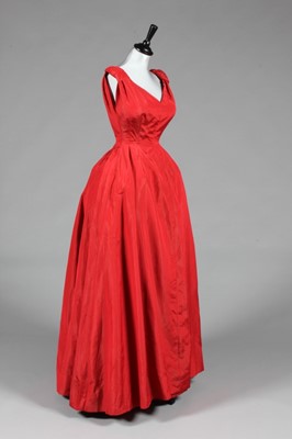 Lot 101 - A Balenciaga couture shot silk taffeta ball...