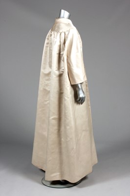 Lot 127 - A Balenciaga couture ivory silk shantung...