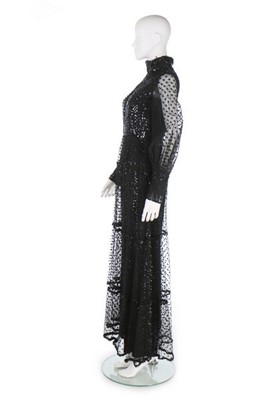 Lot 146 - An Oscar de la Renta fully sequined black...