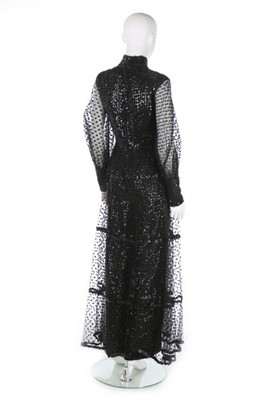 Lot 146 - An Oscar de la Renta fully sequined black...