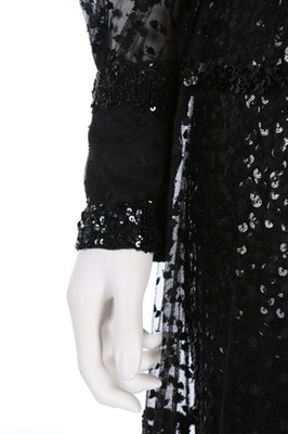 Lot 146 - An Oscar de la Renta fully sequined black...