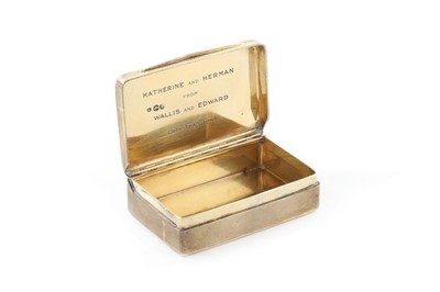 Lot 17 - A silver-gilt snuff box given by the Duke &...