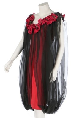Lot 156 - An unusual Madame Grès couture black cigaline...