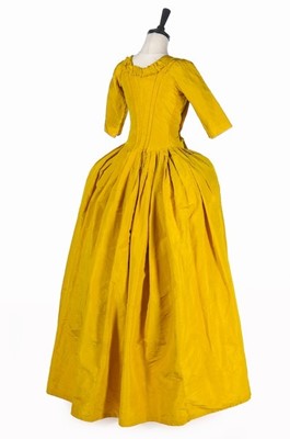 Lot 29 - A brilliant yellow silk open robe l'Anglaise,...