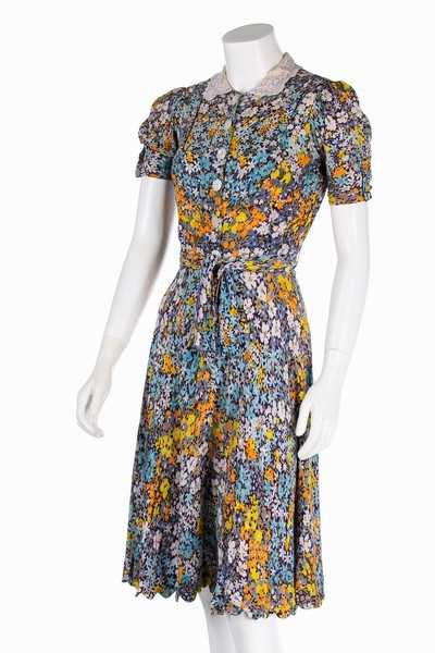Lot 71 - A Callot Soeurs floral printed crêpe summer...