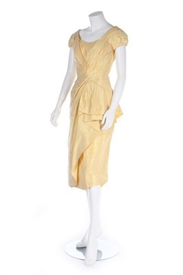 Lot 7 - A Ceil Chapman primrose yellow taffeta...