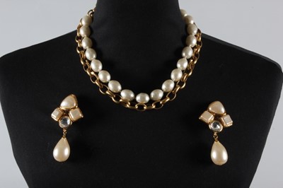 Lot 33 - A Chanel `blister pearl' necklace and...