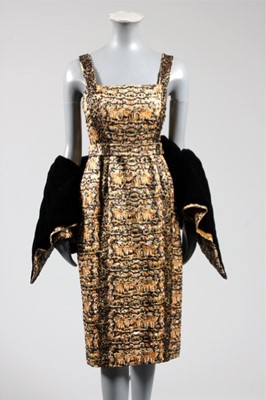 Lot 139 - A Christian Dior couture fourreau cocktail...