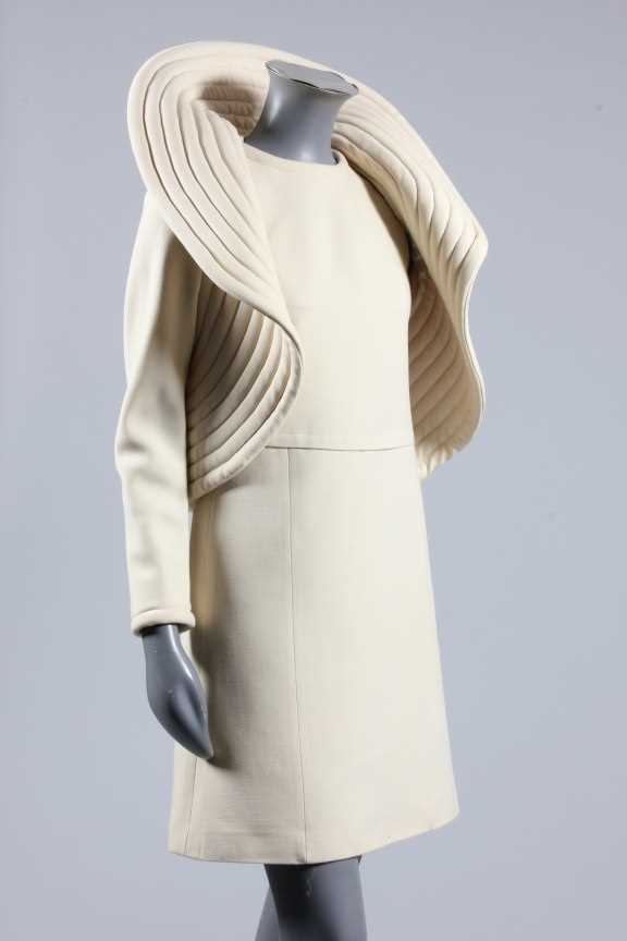 Lot 94 - A Pierre Cardin cream wool crepe 'circle'...
