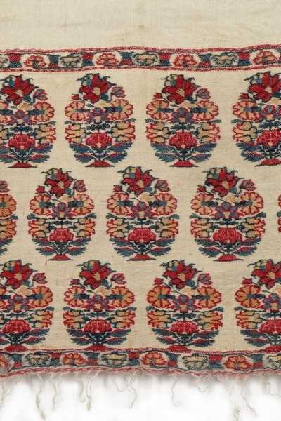 Lot 428 - An early woven shawl, Kashmir, 1790-1800, soft...