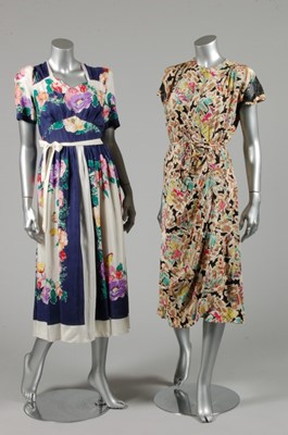 Lot 406 - A group of coloured summer wear, mainly 1940s,...