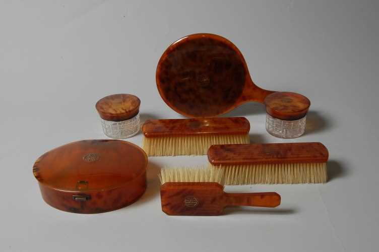 Lot 86 - Wallis Warfield Simpson's tortoiseshell...