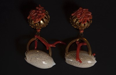 Lot 107 - A pair of shell and coral 'chandelier'...