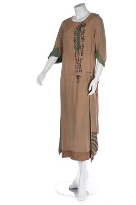 Lot 134 - A group of day/dinner wear in shades of...