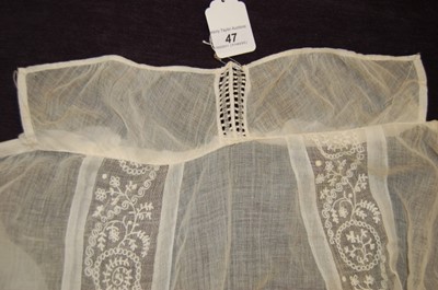 Lot 47 - A fine muslin gown, circa 1800, with narrow...