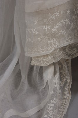 Lot 47 - A fine muslin gown, circa 1800, with narrow...