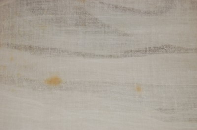 Lot 47 - A fine muslin gown, circa 1800, with narrow...
