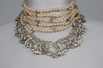 Lot 25 - A pearl and rhinestone choker necklace,...