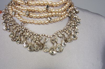 Lot 25 - A pearl and rhinestone choker necklace,...