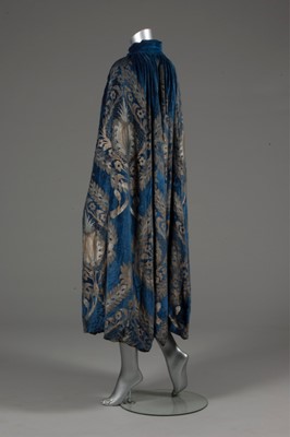 Lot 76 - A Maria Gallenga stencilled velvet evening...