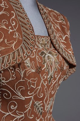 Lot 126 - A Bruyre couture embroidered linen ensemble,...