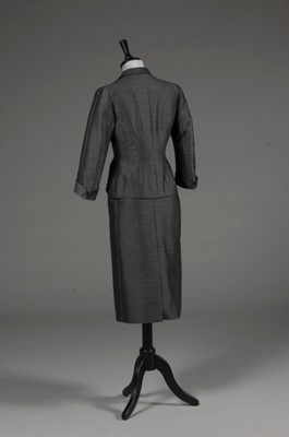 Lot 132 - A fine Balenciaga couture grey wool/silk day...