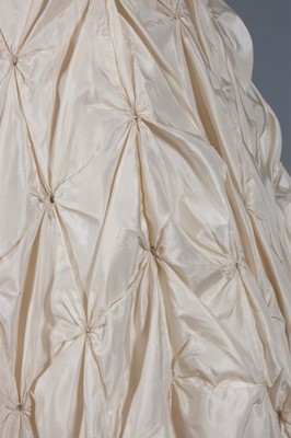 Lot 123 - A Serge Kogan couture ivory taffeta...