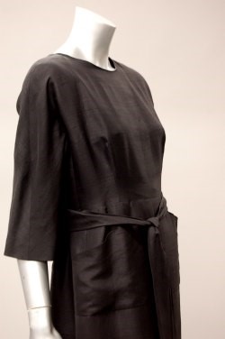 Lot 136 - A Balenciaga slubbed silk dress, 1962,...