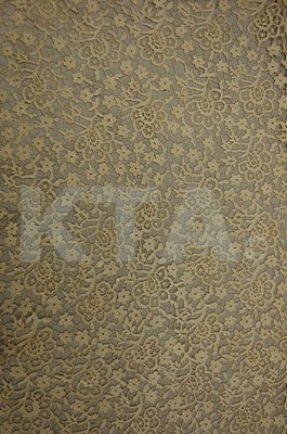 Lot 100 - A large flounce of Carrickmacross guipure lace,...