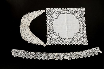 Lot 426 - A group of mixed lace, mid 19th-early 20th...