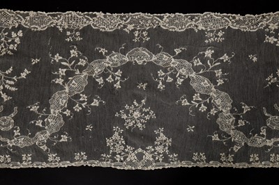 Lot 427 - A Point d'Alencon stole, 1780-1800, with...