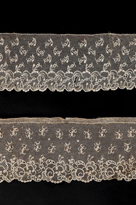 Lot 429 - A group of lace edging lengths 17th and 18th...