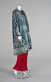 Lot 100 - A fine Mariano Fortuny stencilled velvet...