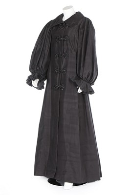 Lot 149 - A group of Oscar de le Renta mainly taffeta...