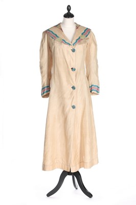 Lot 388 - A printed shantung summer coat, circa 1910-14,...