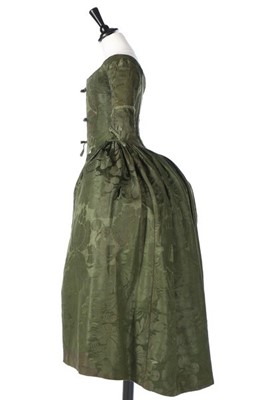 Lot 76 - A Spitalfields forest-green damask silk robe à...